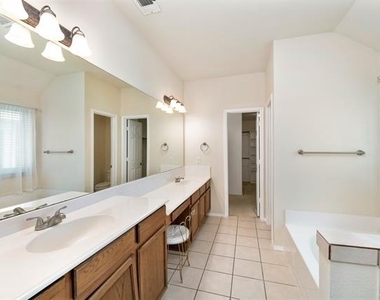 1200 Sierra Blanca Street - Photo Thumbnail 14