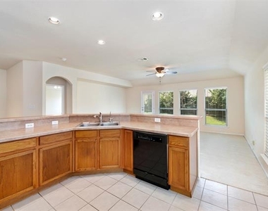 1200 Sierra Blanca Street - Photo Thumbnail 4