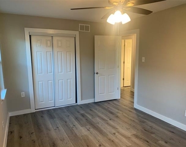 10004 Olmos Drive - Photo Thumbnail 20
