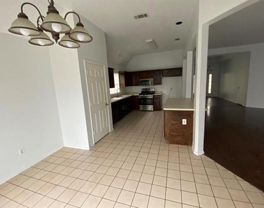 2801 Clearmeadow Drive - Photo Thumbnail 9