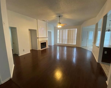 2801 Clearmeadow Drive - Photo Thumbnail 2