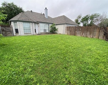 2801 Clearmeadow Drive - Photo Thumbnail 10