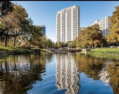 3225 Turtle Creek Boulevard - Photo Thumbnail 2
