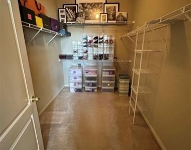 3225 Turtle Creek Boulevard - Photo Thumbnail 25