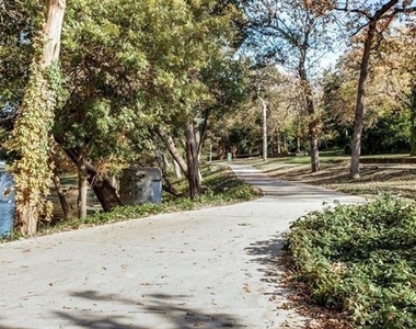 3225 Turtle Creek Boulevard - Photo Thumbnail 38