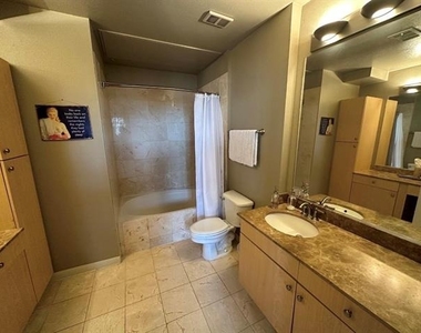 3225 Turtle Creek Boulevard - Photo Thumbnail 23