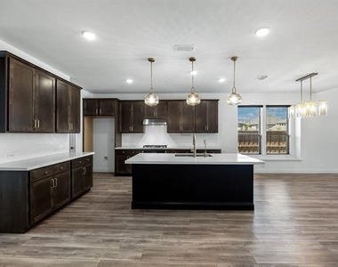 1812 Pecos Drive - Photo Thumbnail 11