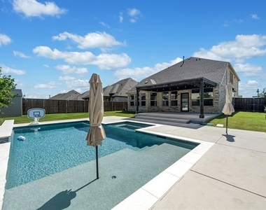 1812 Pecos Drive - Photo Thumbnail 37