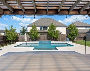1812 Pecos Drive - Photo Thumbnail 34