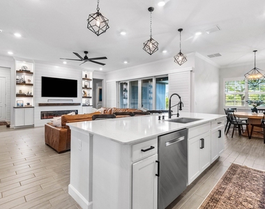 981 Castaway Court - Photo Thumbnail 15