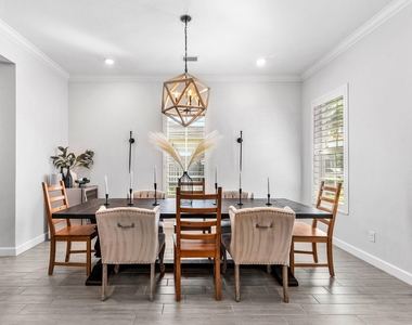 981 Castaway Court - Photo Thumbnail 5