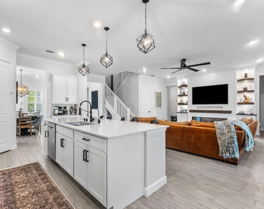 981 Castaway Court - Photo Thumbnail 13
