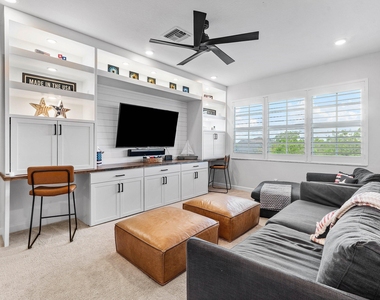 981 Castaway Court - Photo Thumbnail 31