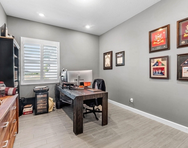 981 Castaway Court - Photo Thumbnail 19