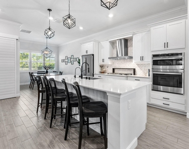 981 Castaway Court - Photo Thumbnail 10