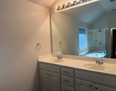 5827 Silver Sage Lane - Photo Thumbnail 21
