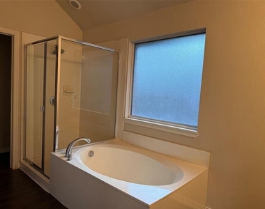 5827 Silver Sage Lane - Photo Thumbnail 23