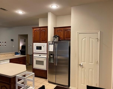 5827 Silver Sage Lane - Photo Thumbnail 7