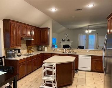 5827 Silver Sage Lane - Photo Thumbnail 8