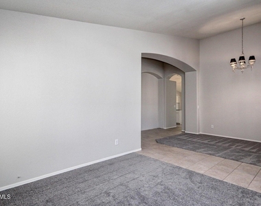 12715 W Cambridge Avenue - Photo Thumbnail 6