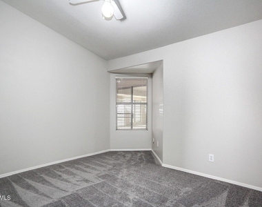 12715 W Cambridge Avenue - Photo Thumbnail 15