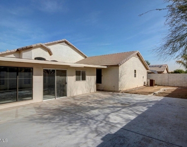 12715 W Cambridge Avenue - Photo Thumbnail 27