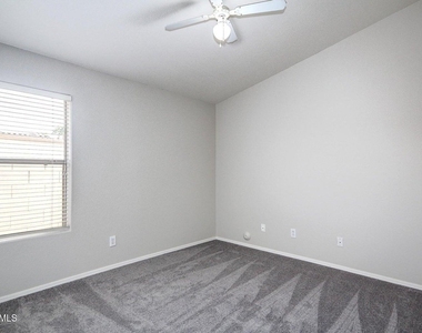12715 W Cambridge Avenue - Photo Thumbnail 16