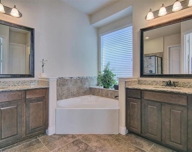 3119 Appalachian Lane - Photo Thumbnail 9