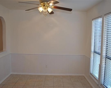 720 Ash Street - Photo Thumbnail 2