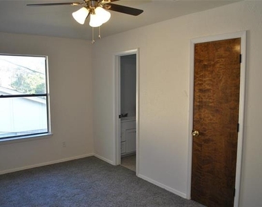 720 Ash Street - Photo Thumbnail 7