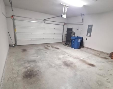 421 Tuscany Drive - Photo Thumbnail 19