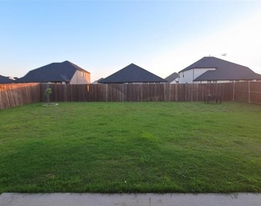 421 Tuscany Drive - Photo Thumbnail 18