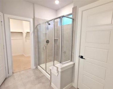 421 Tuscany Drive - Photo Thumbnail 7
