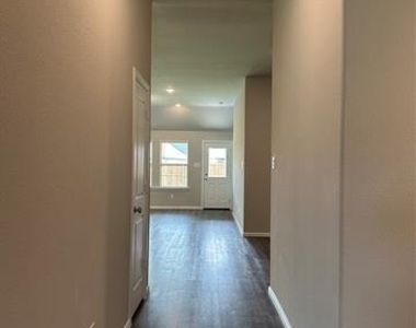 1416 Avalon Court - Photo Thumbnail 6