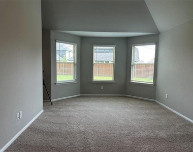 1416 Avalon Court - Photo Thumbnail 15