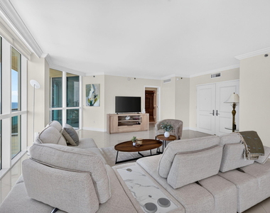 101 S Fort Lauderdale Beach Boulevard - Photo Thumbnail 2