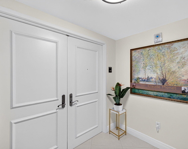 101 S Fort Lauderdale Beach Boulevard - Photo Thumbnail 10