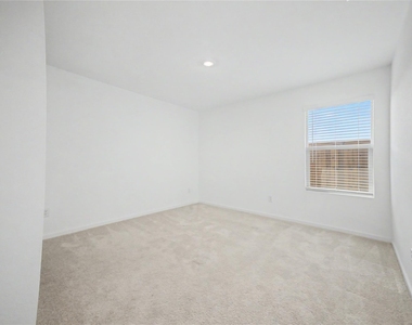 237 Ashbrook Street - Photo Thumbnail 16