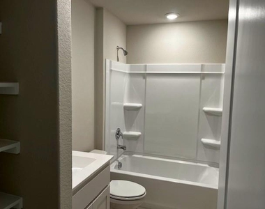 333 Wildrose Circle - Photo Thumbnail 13
