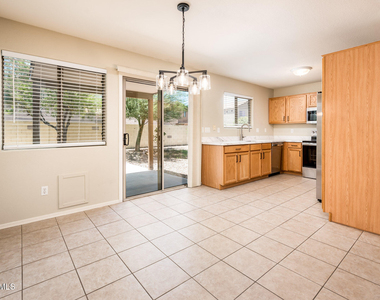 17429 W Watson Lane - Photo Thumbnail 11