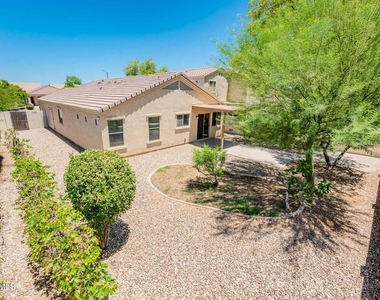 17429 W Watson Lane - Photo Thumbnail 5