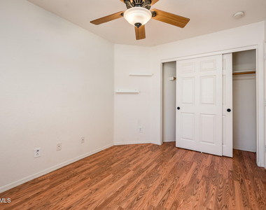 17429 W Watson Lane - Photo Thumbnail 23
