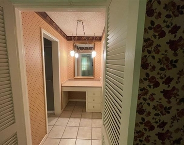 1625 Vegas Road - Photo Thumbnail 9