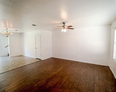 1645 Dream Catcher Way - Photo Thumbnail 4