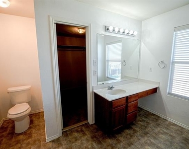 1645 Dream Catcher Way - Photo Thumbnail 7