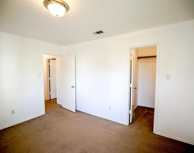 1645 Dream Catcher Way - Photo Thumbnail 10