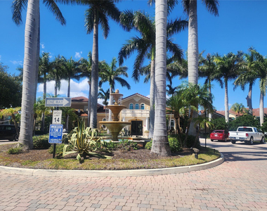 317 Villa Circle - Photo Thumbnail 14
