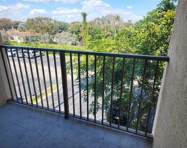 317 Villa Circle - Photo Thumbnail 13