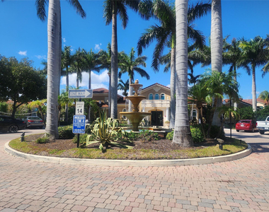 317 Villa Circle - Photo Thumbnail 18