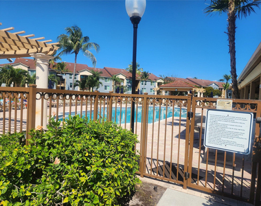 317 Villa Circle - Photo Thumbnail 7